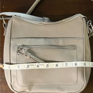GUC- Elegant Beige Crossbody Bag